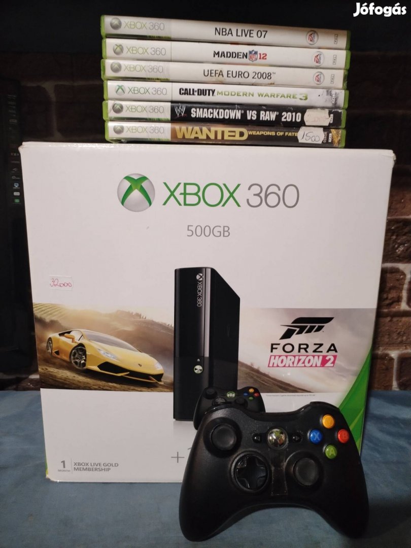 Xbox 360E 500GB játékokkal egy karral 