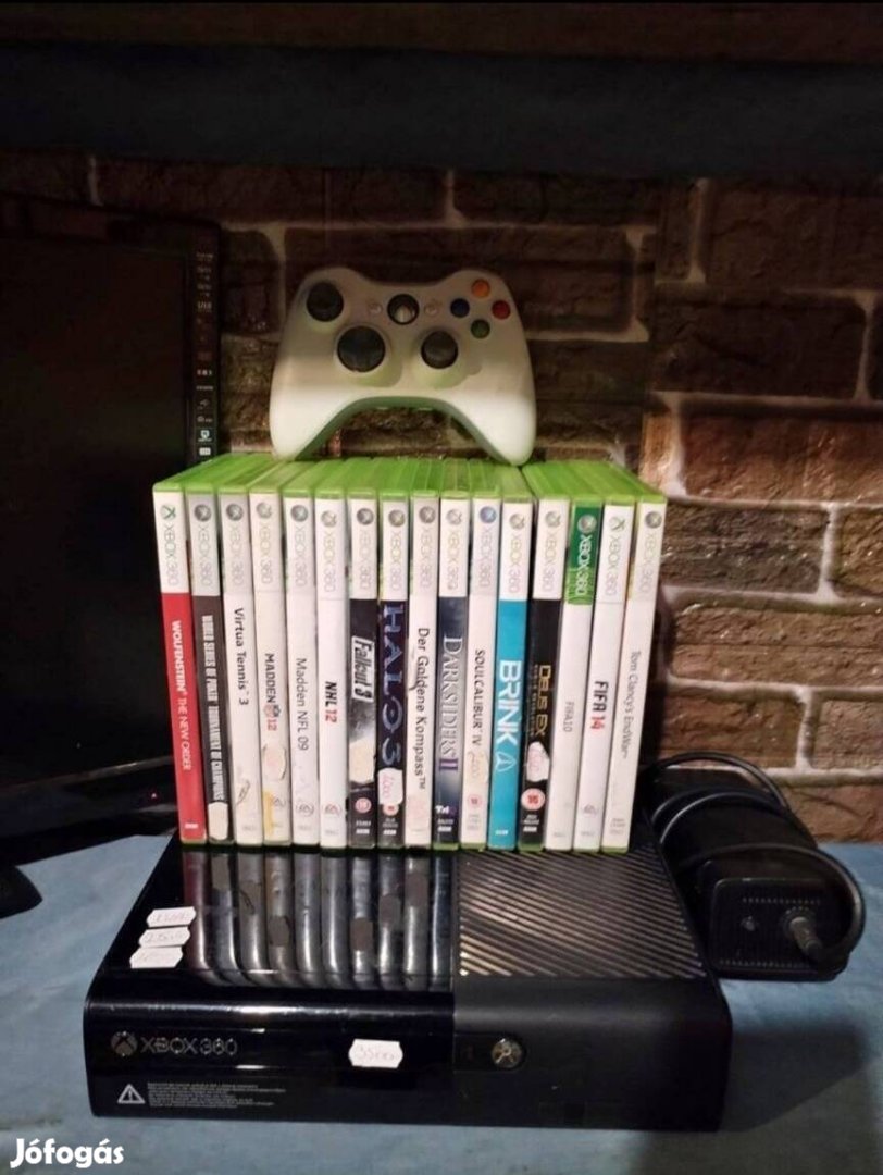 Xbox 360E sok játékkal egy karral