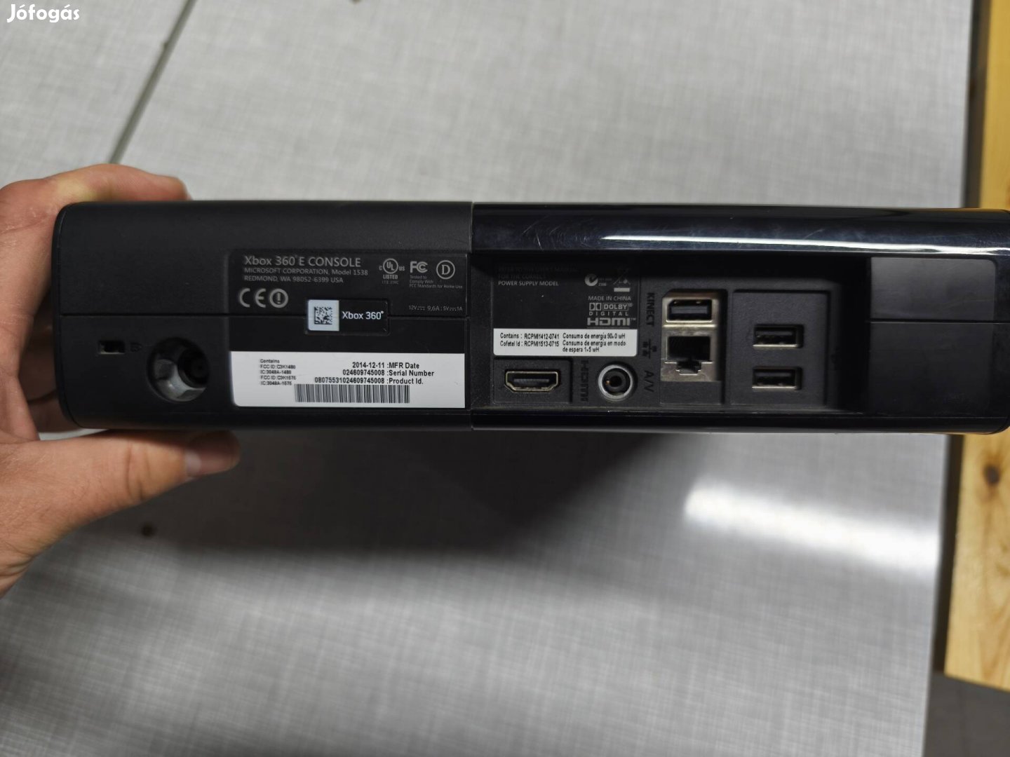 Xbox 360 E 4GB Kinect kamera 
