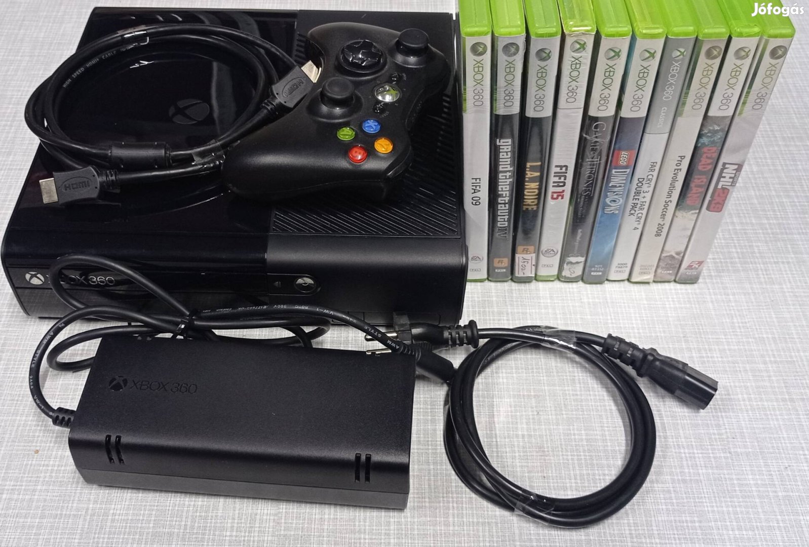 Xbox 360 E 4 GB memória + 10 db játék 