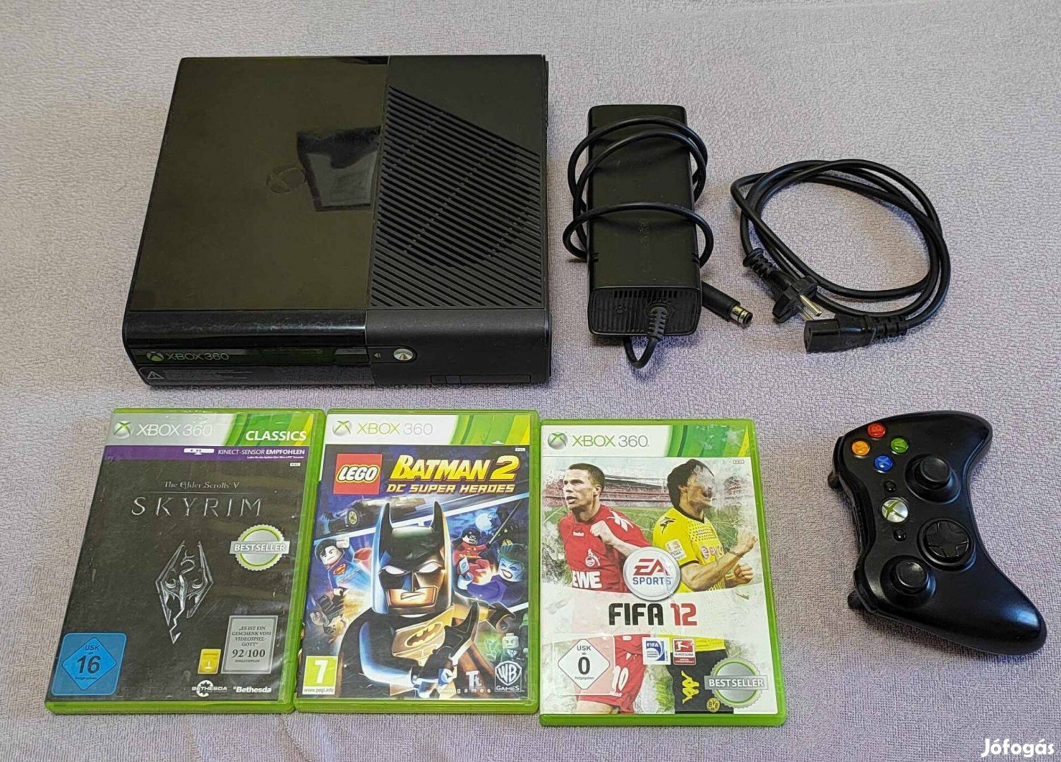 Xbox 360 E Slim + 1 kontroller + 10db játékkal (Minecraft stb)