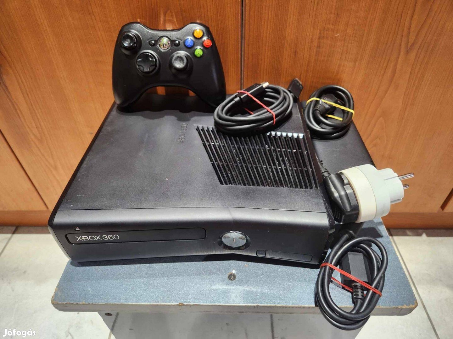 Xbox 360 S Konzol 250GB Fekete Garis !