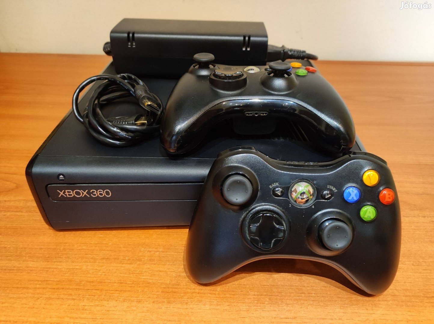 Xbox 360 S Slim 250GB Rgh + két kontroller + 30 játék