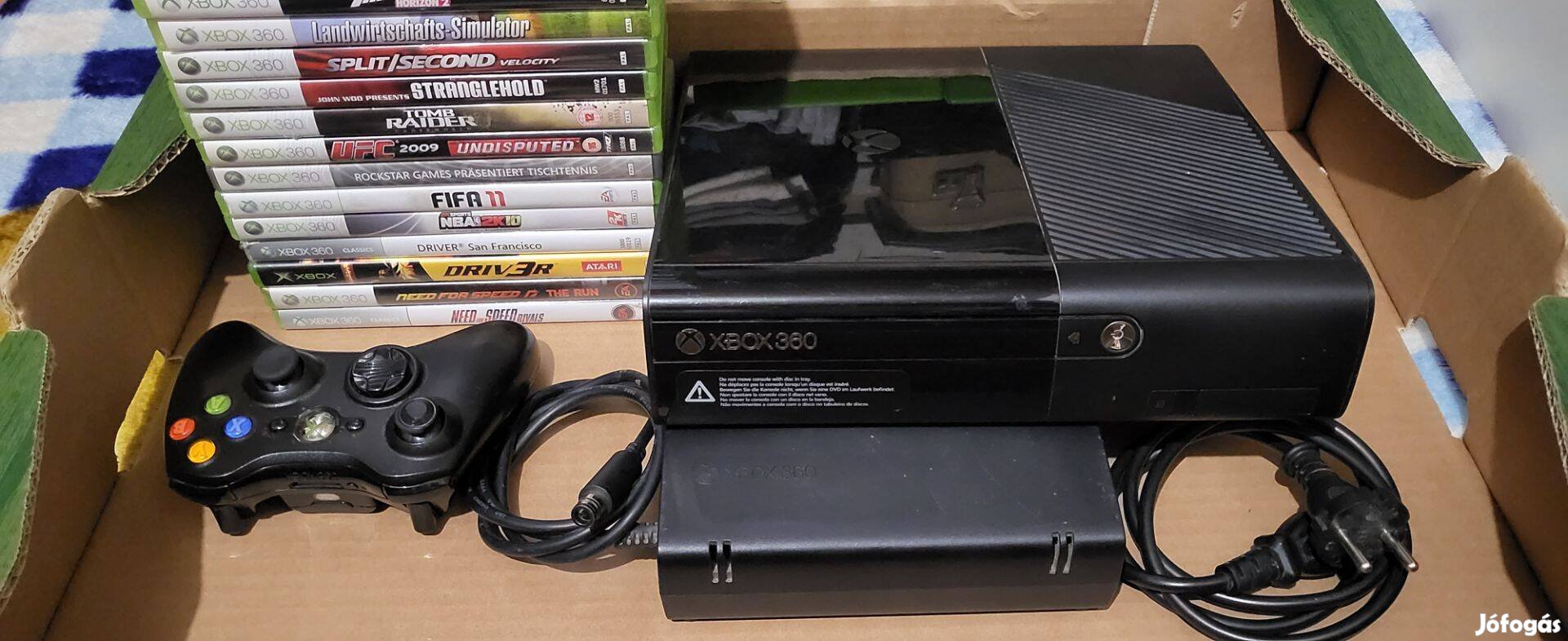 Xbox 360 Slim játékkonzol 21 db gyári játékkal,(Kinect-képes)