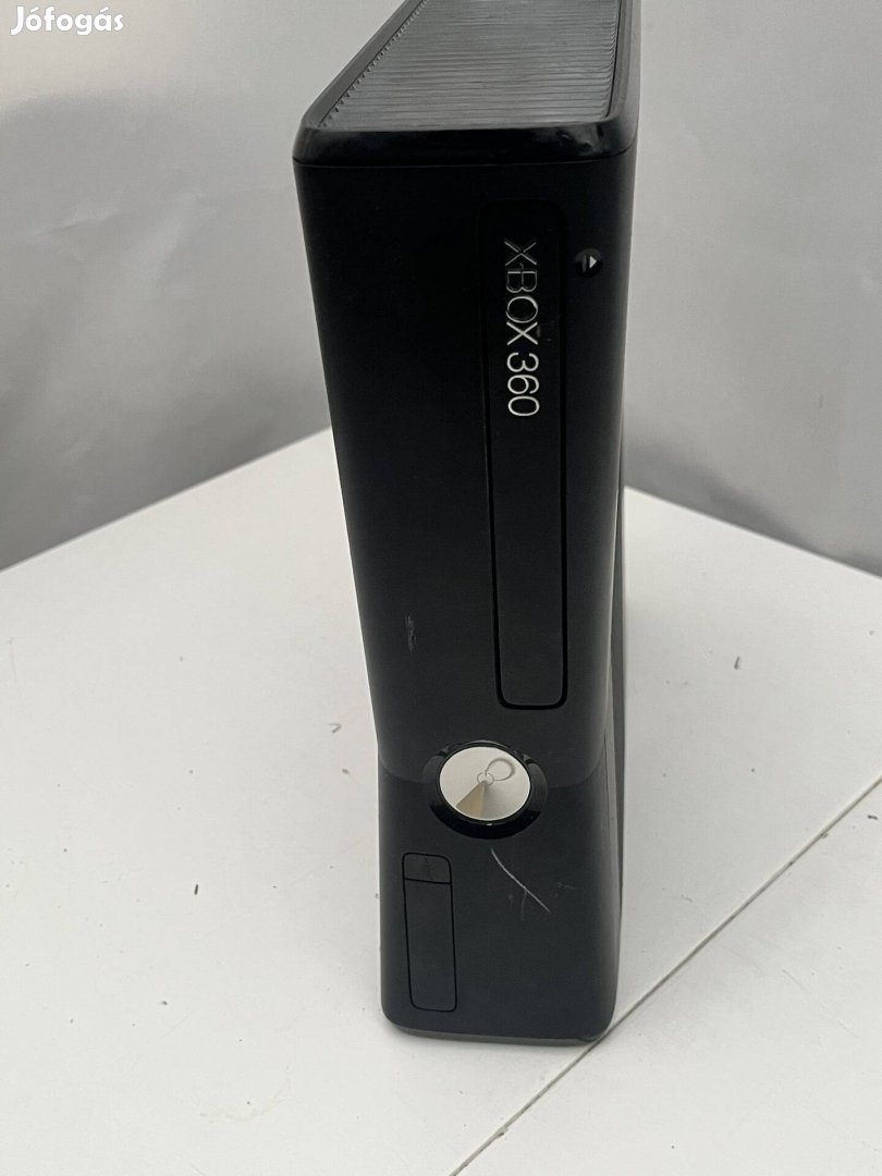 Xbox 360 Slim konzol 250 GB hdd memória