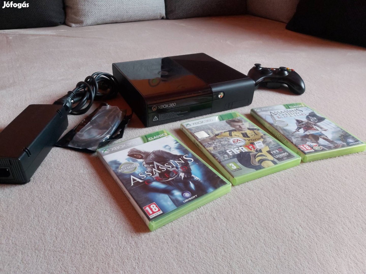 Xbox 360 Xbox360 E Slim 4GB Játékokkal Tartozékaival 