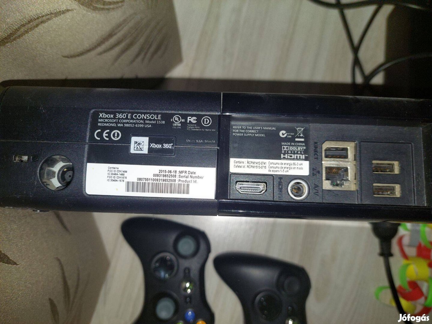 Xbox 360 készülék + 2 vezeték nélküli kontroller