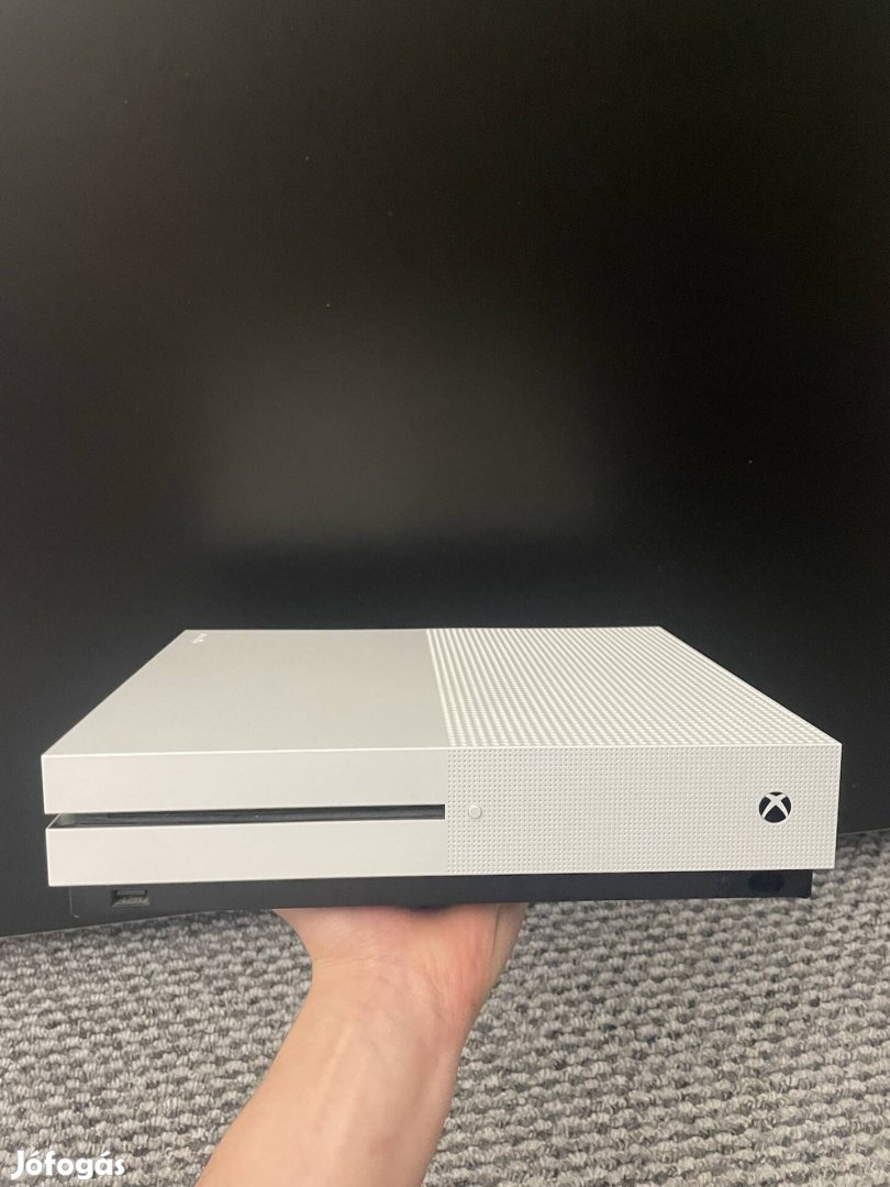 Xbox ONE S + Játékok