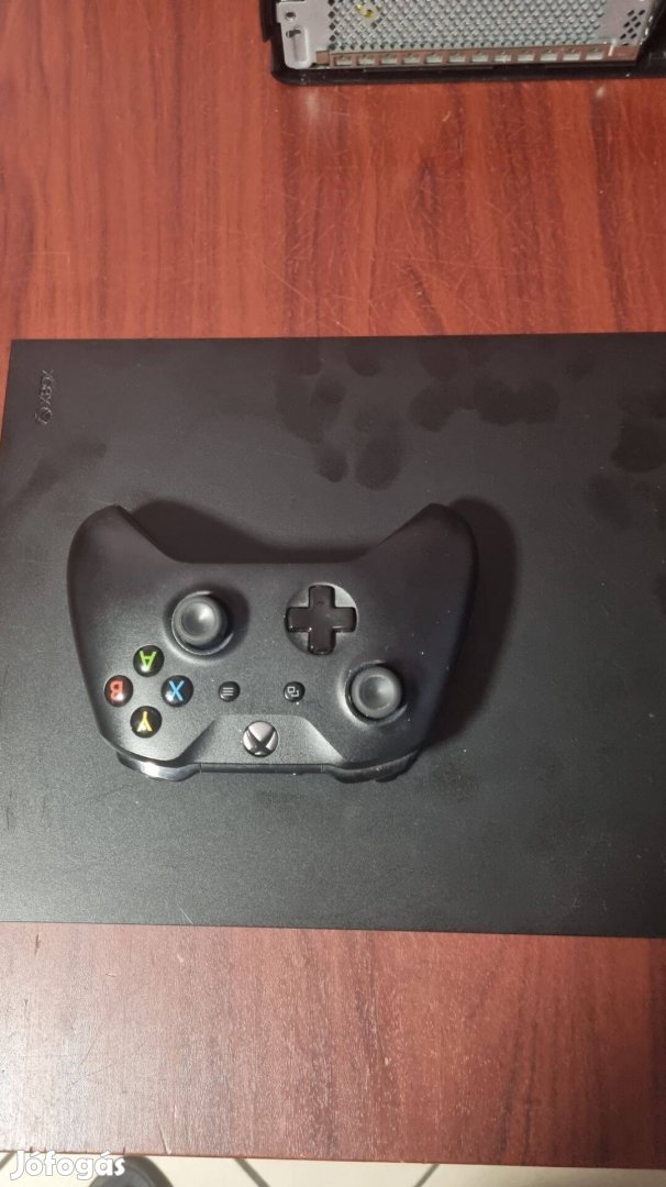 Xbox ONE X 1TB 1 Kontroller dobozában hibátlan eladó