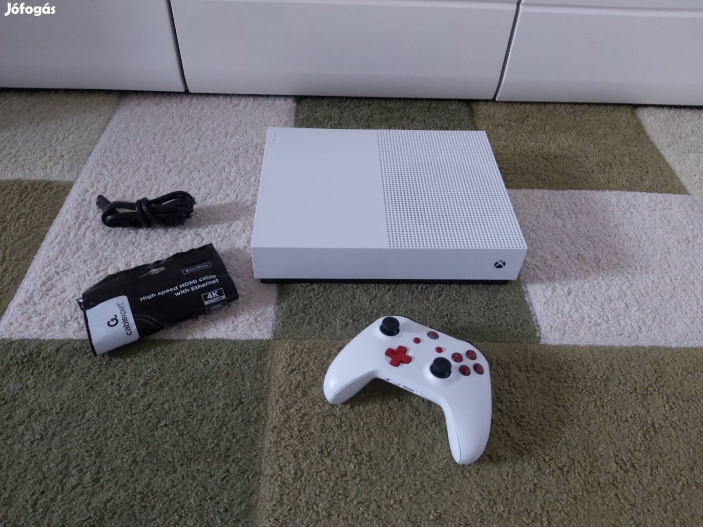 Xbox One S 1TB All Digital Tartozékaival 