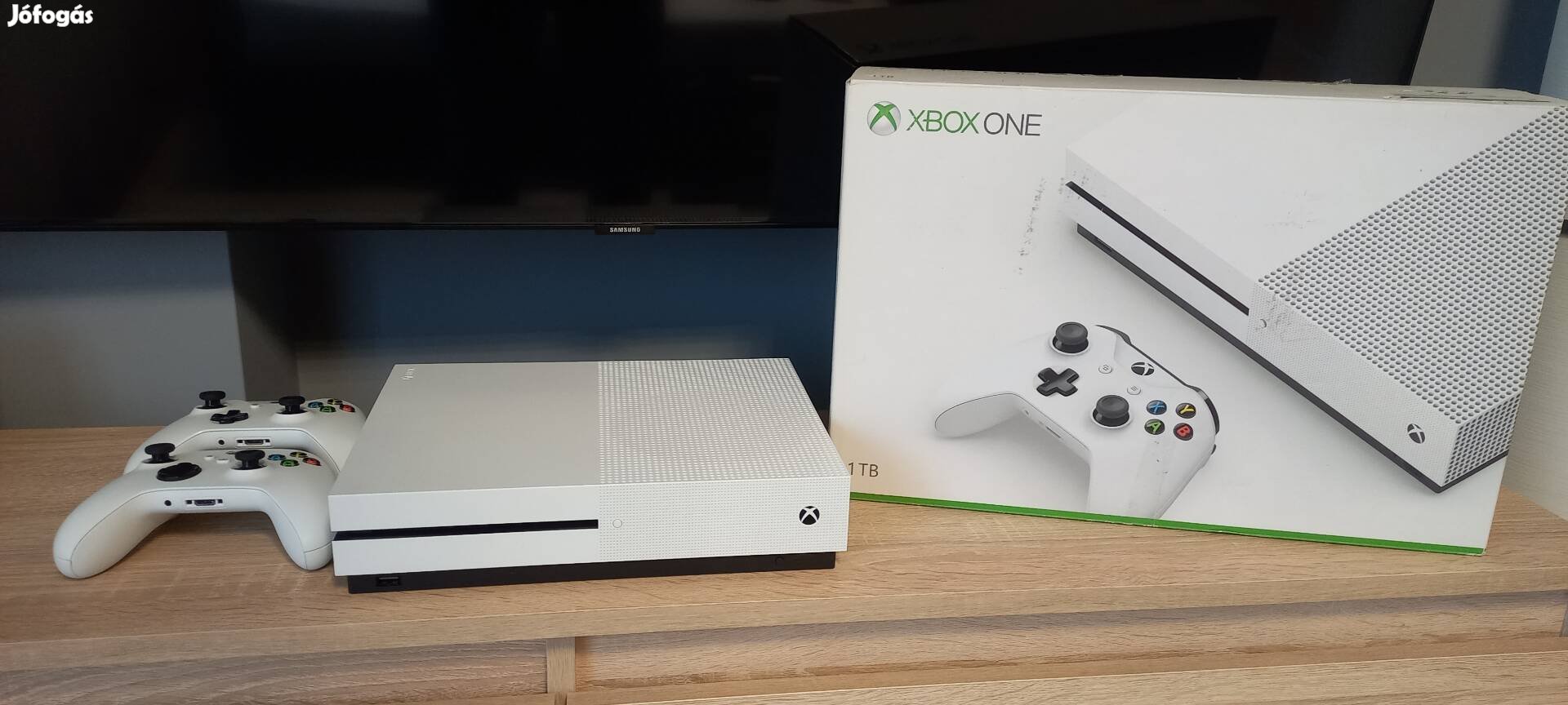 Xbox One S 1TB HDD konzol 2db kontrollerrel dobozában 