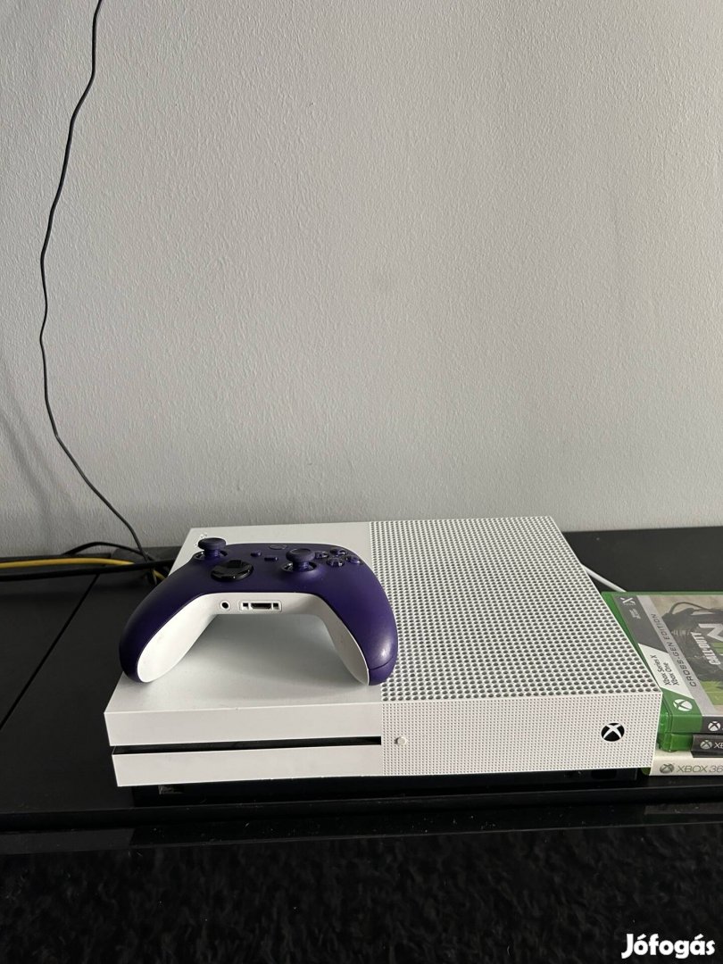 Xbox One S 1TB-Series Kontroller-3db játékkal