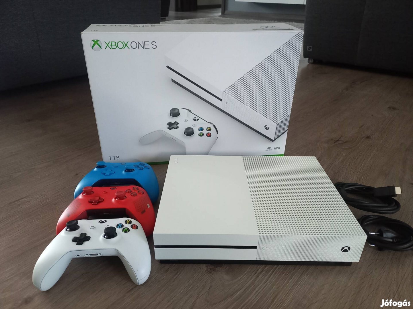Xbox One S 1TB konzol 2db kontroller dobozában!