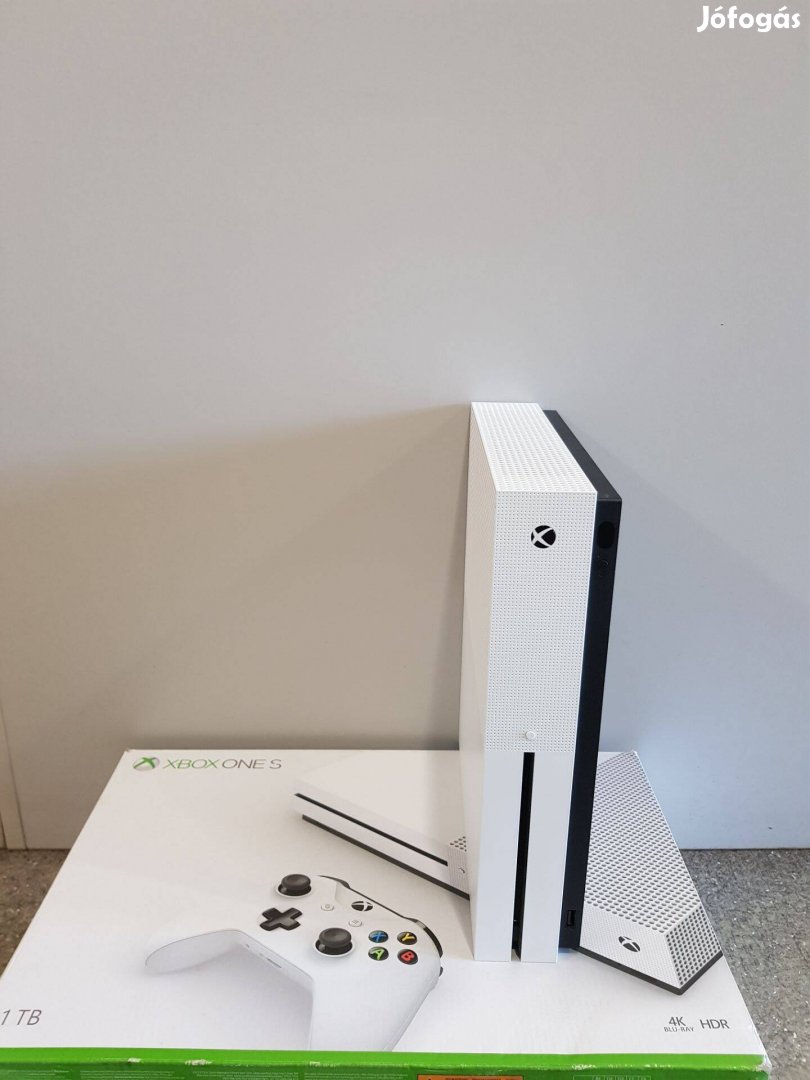 Xbox One S 1TB os,szép állapotú,fehér színű játékkonzol gyári joy al e