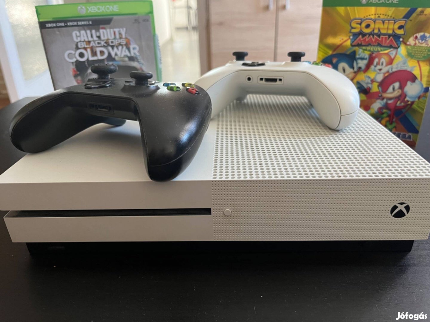 Xbox One S 500 GB 2 db controller+2 játék