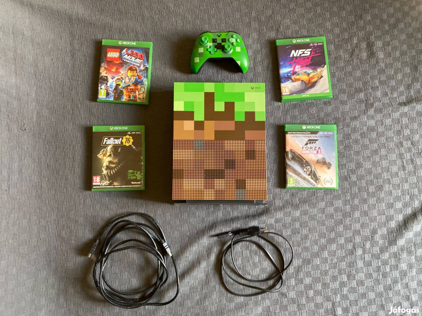 Xbox One S Minecraft Edition, Játékokkal