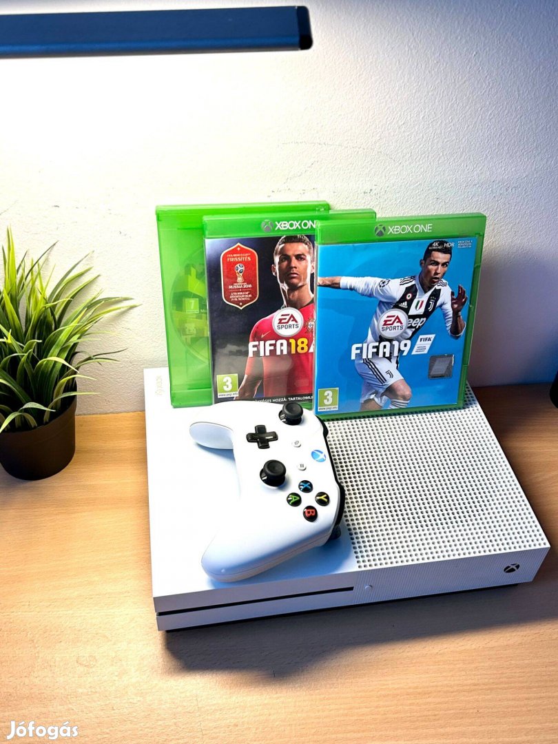 Xbox One S, hibátlan újszerű állapotban , 3db játékkal