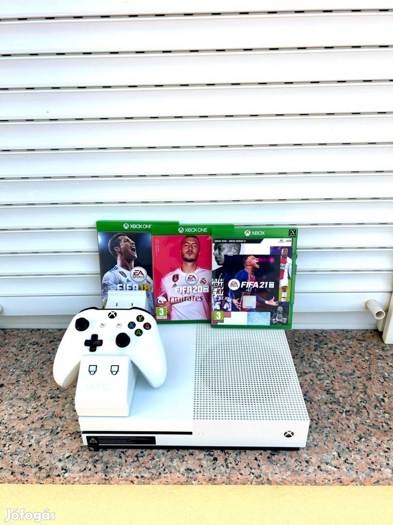 Xbox One S hibátlan, Fifa játékokkal és Venom dupla töltőállomással, a