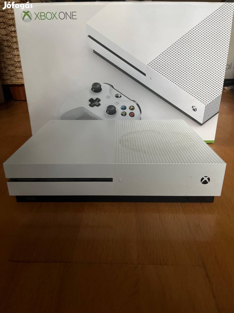 Xbox One S játékokkal és kontrollerrel