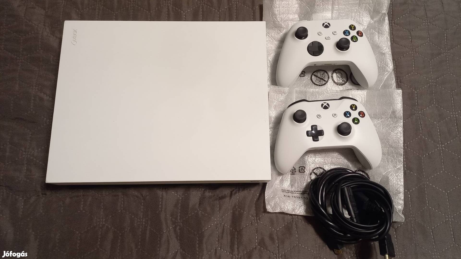 Xbox One X 1TB HDD 4K konzol 2db kontroller