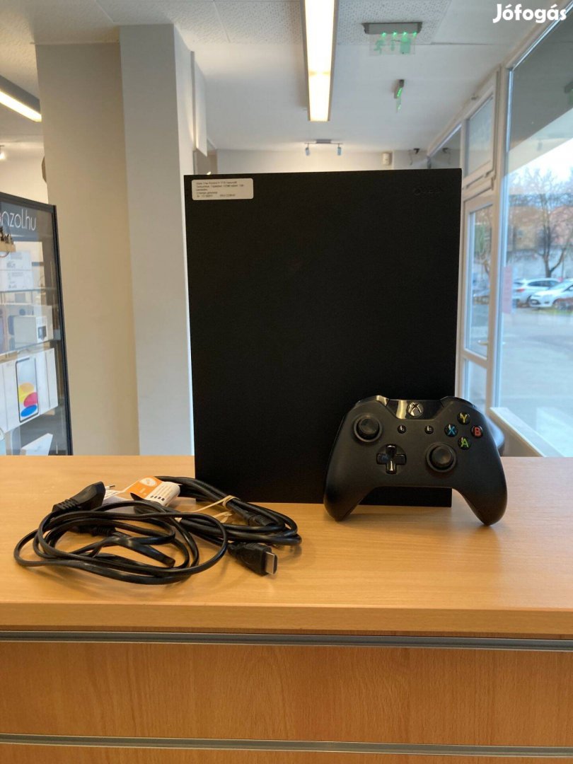 Xbox One X 1TB Használt konzol