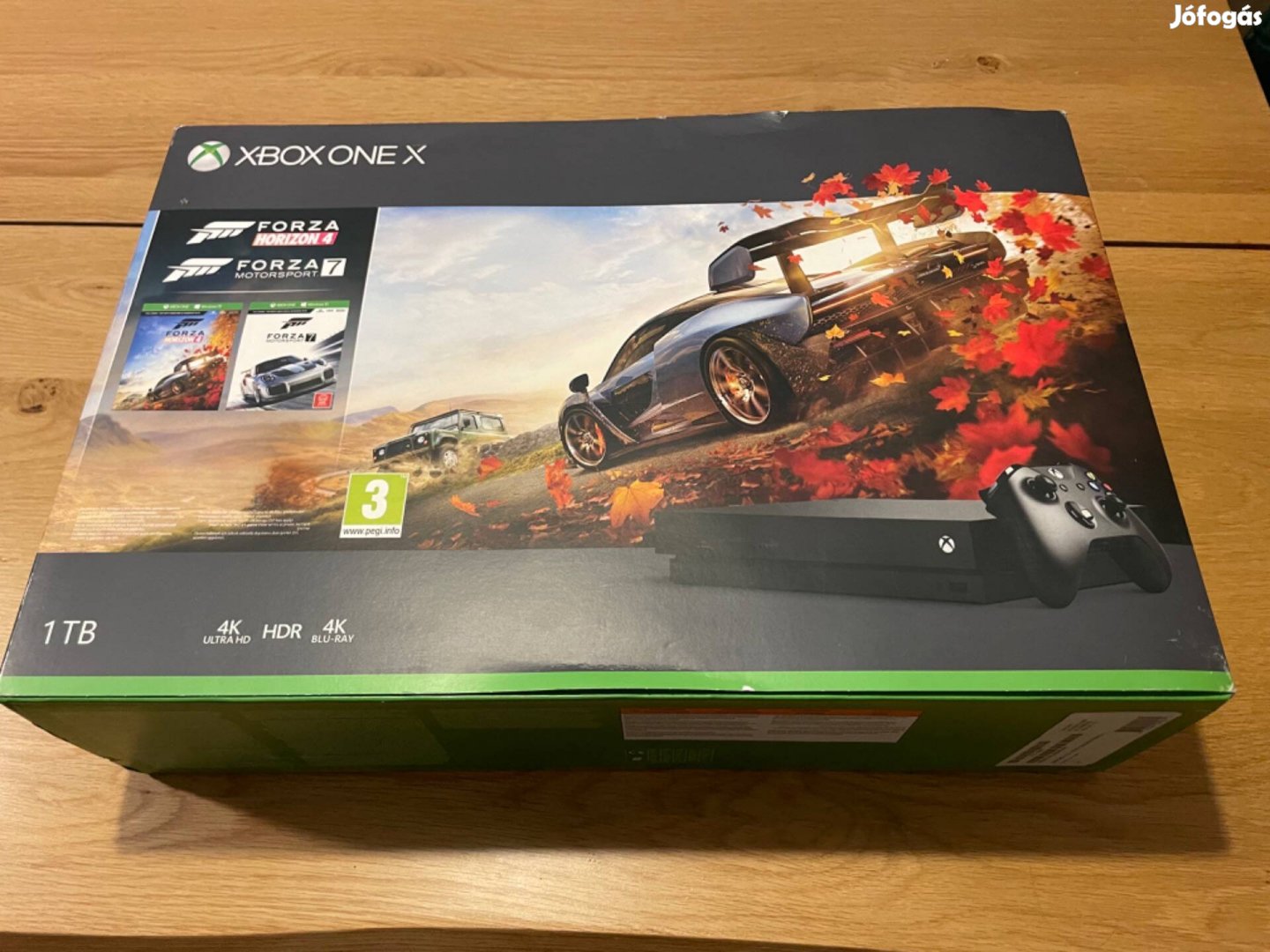 Xbox One X 1TB + 2 kontroller