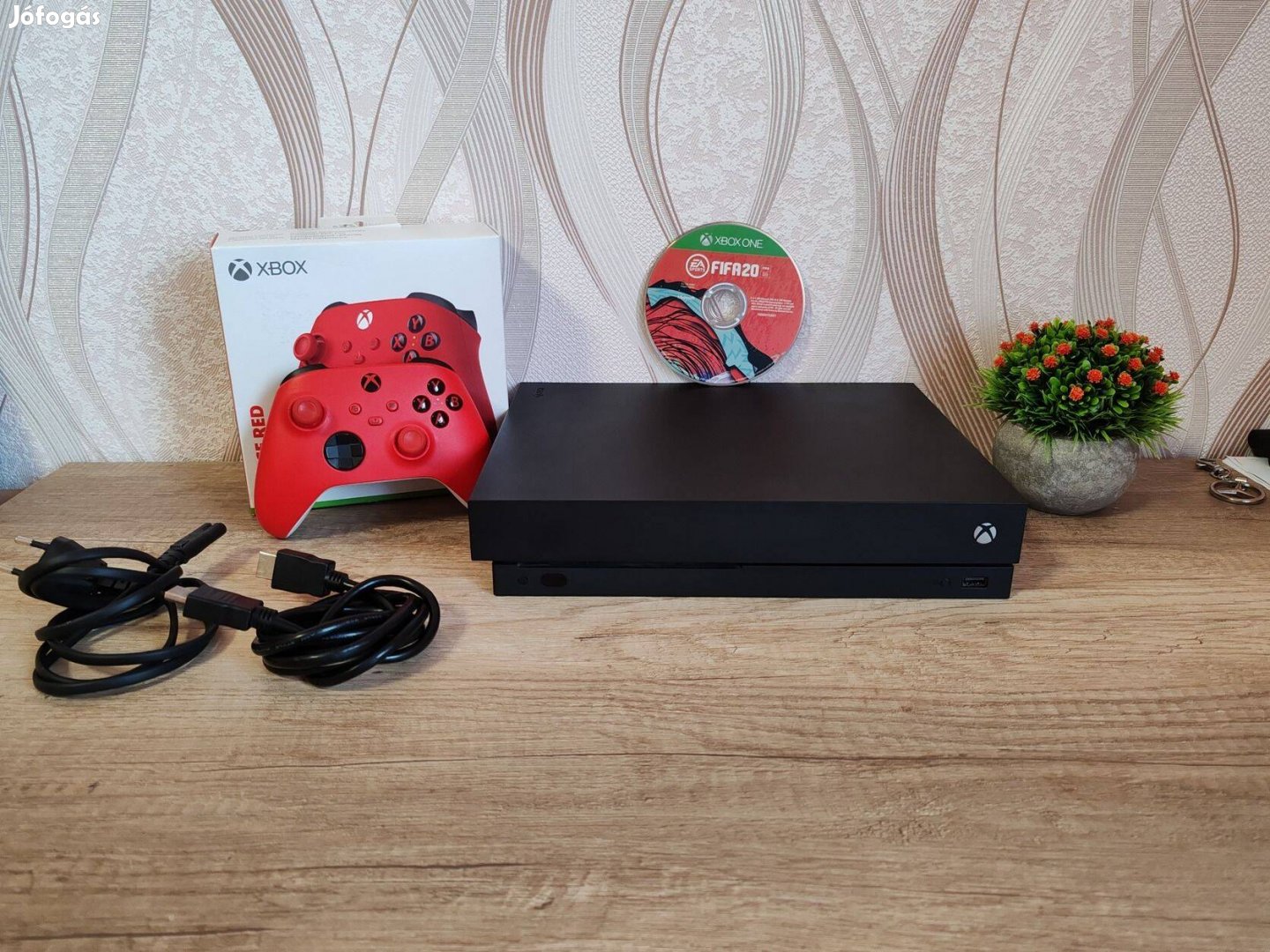 Xbox One X 1TB + újszerű kontroller + FIFA 20 CD játék!