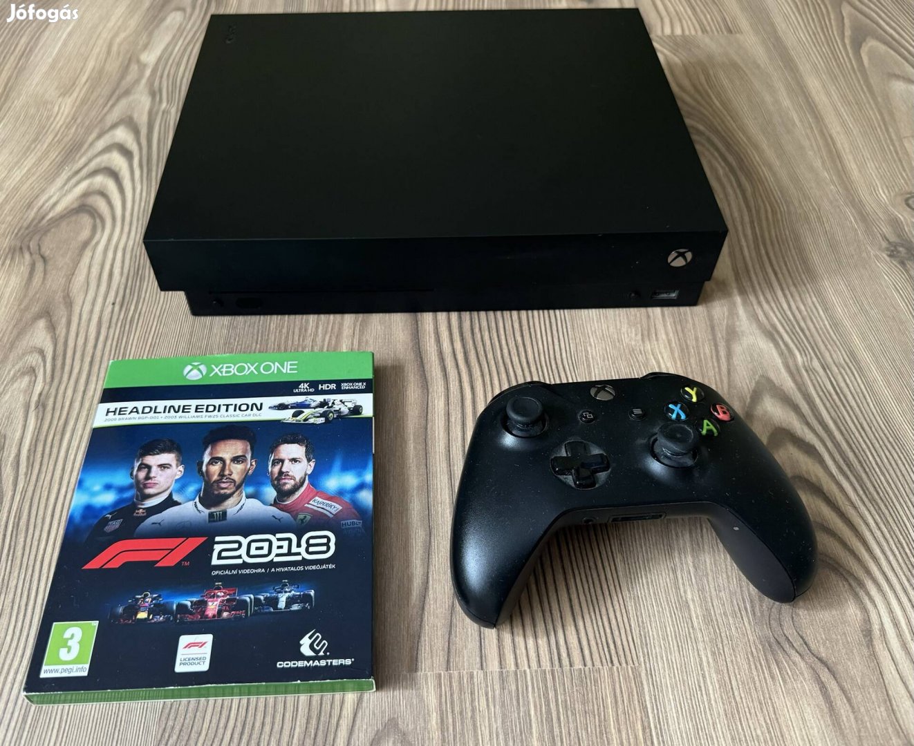 Xbox One X 1 TB ,1db játékkal 