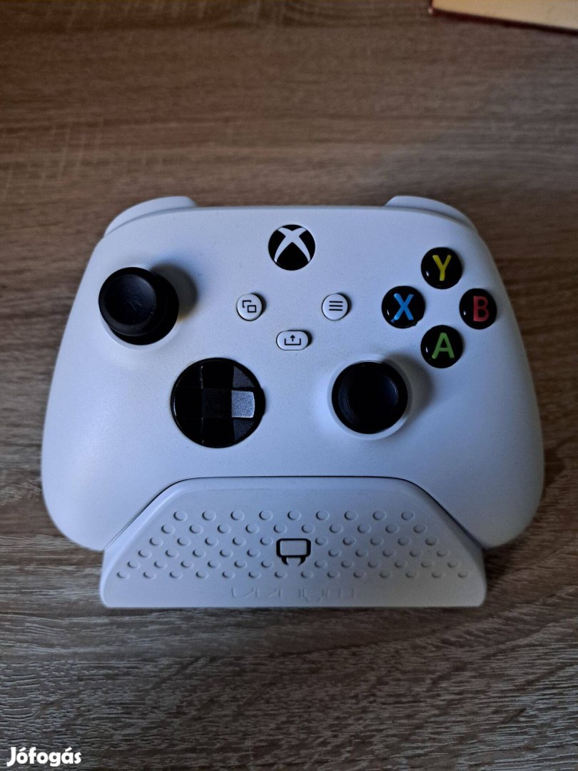 Xbox One kontroller és töltő állomás