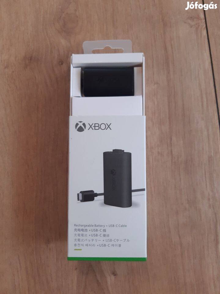Xbox Play & Charge Kit