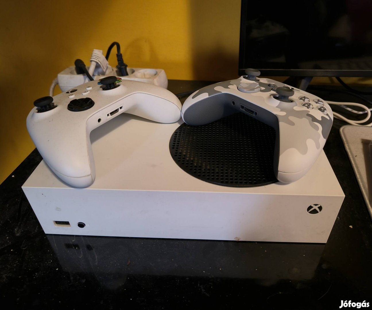 Xbox Series S + 2 kontroller