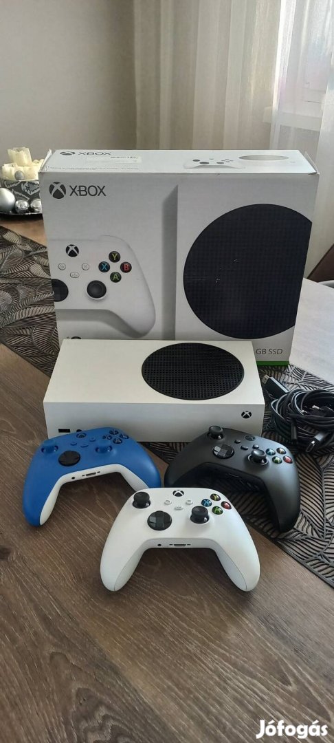 Xbox Series S konzol 2db kontrollerrel