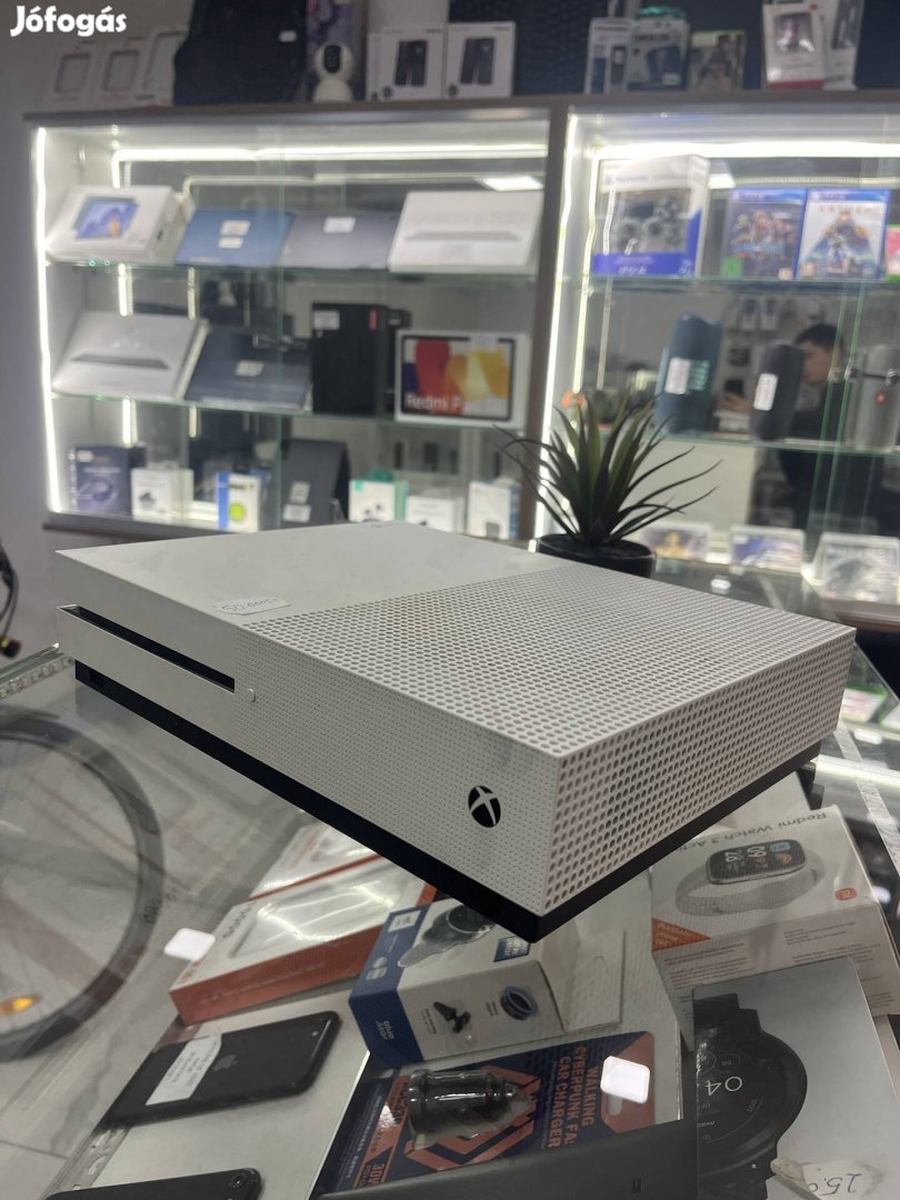 Xbox  one  s.