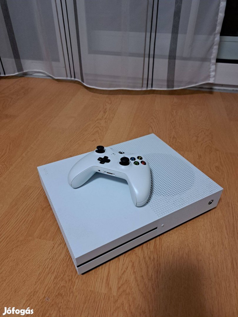 Xbox one s 7 db játékkal!