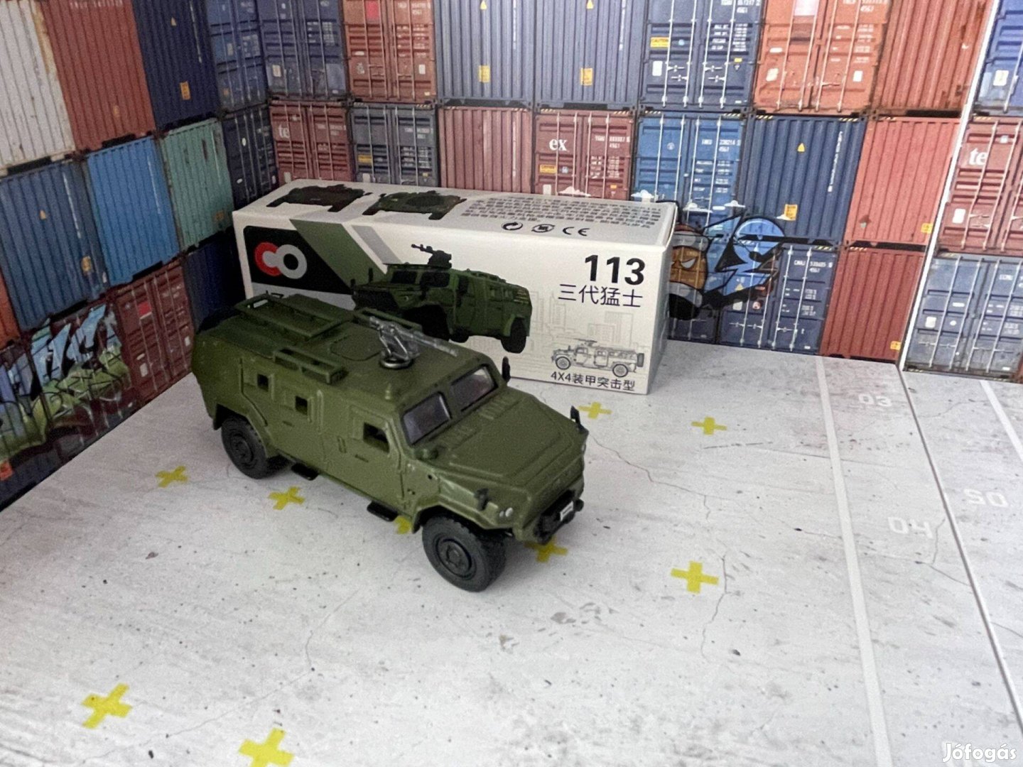 Xcartoys Dongfeng páncélos modell 1:64 méret