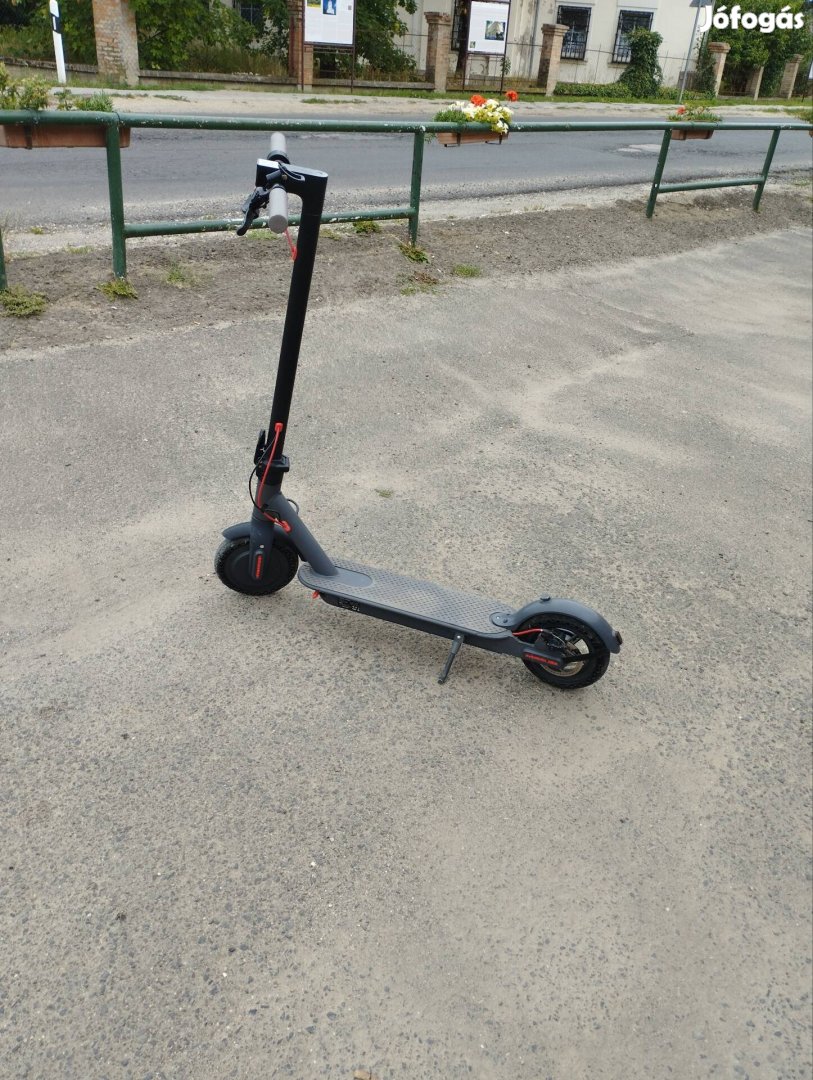 Xiami Electrik Scooter A6 