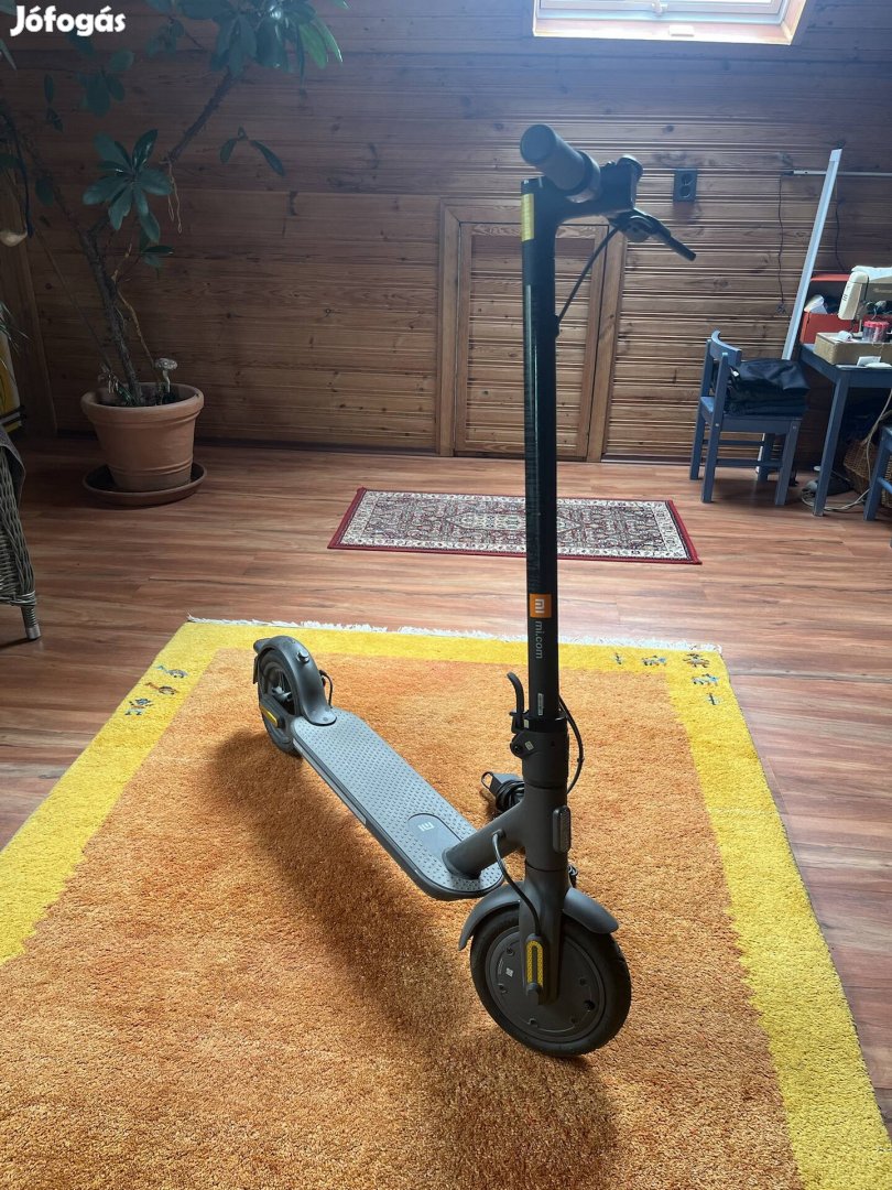 Xiaomi Electric Scooter Essential kiváló állapot 97KM