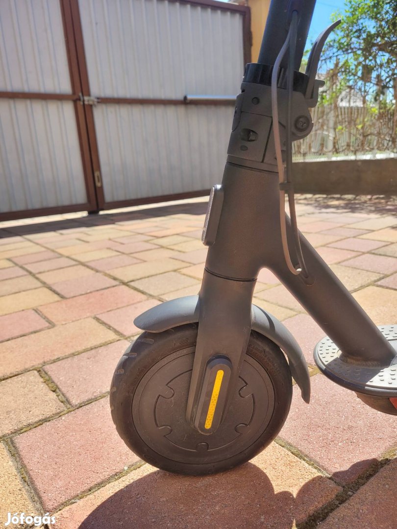 Xiaomi Essential elektromos roller