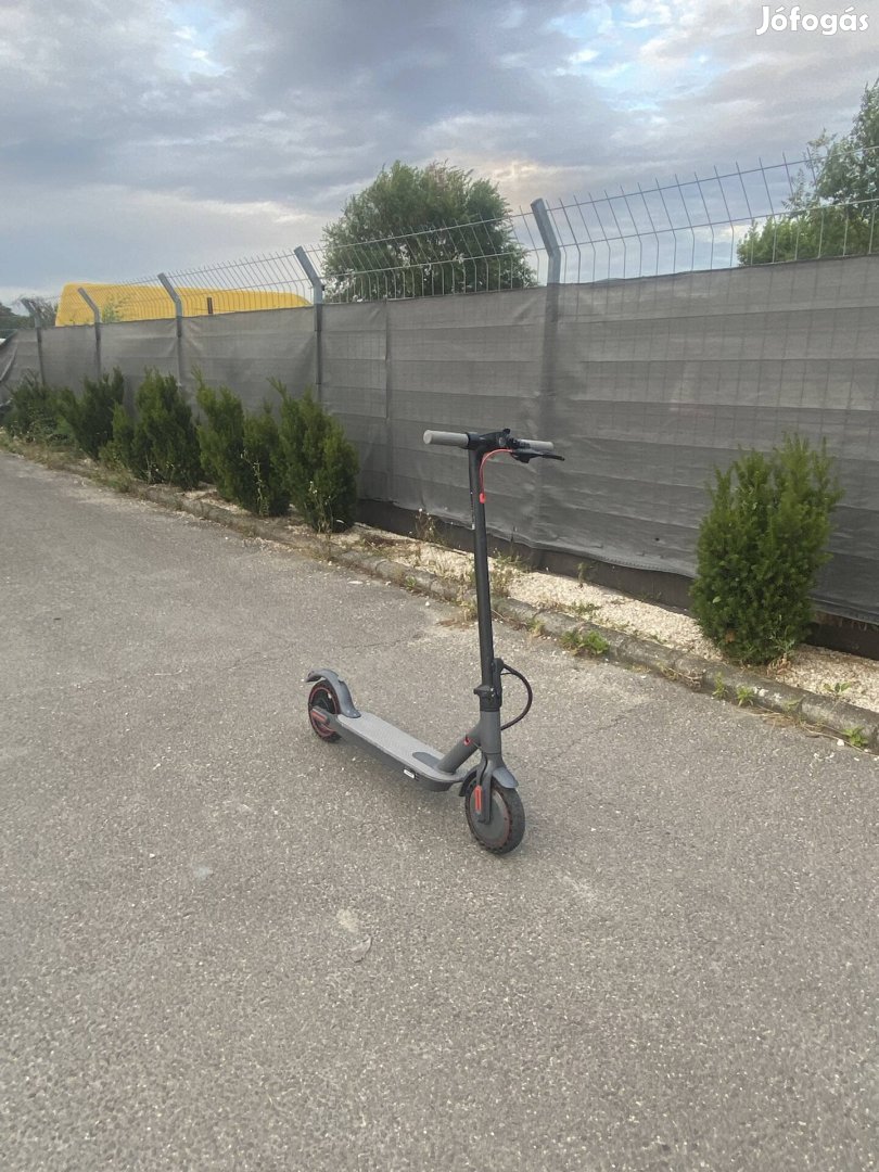 Xiaomi M365 Elektromos Roller