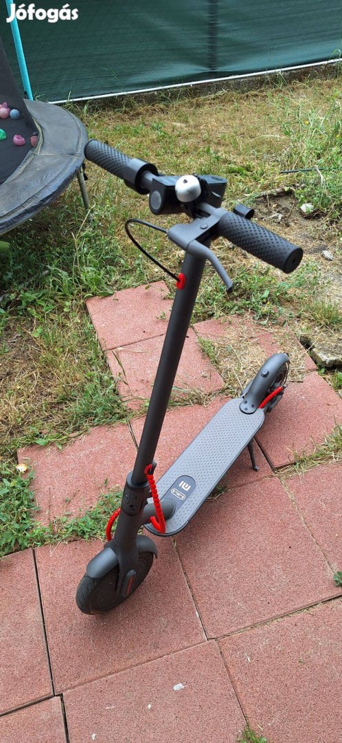 Xiaomi M365 Elektromos Roller Karcmentes Kitűnő akkuval