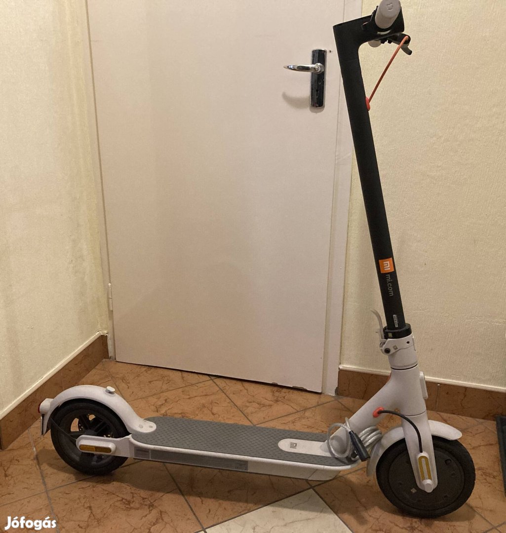 Xiaomi Mi Electric Scooter 3  elektromos roller