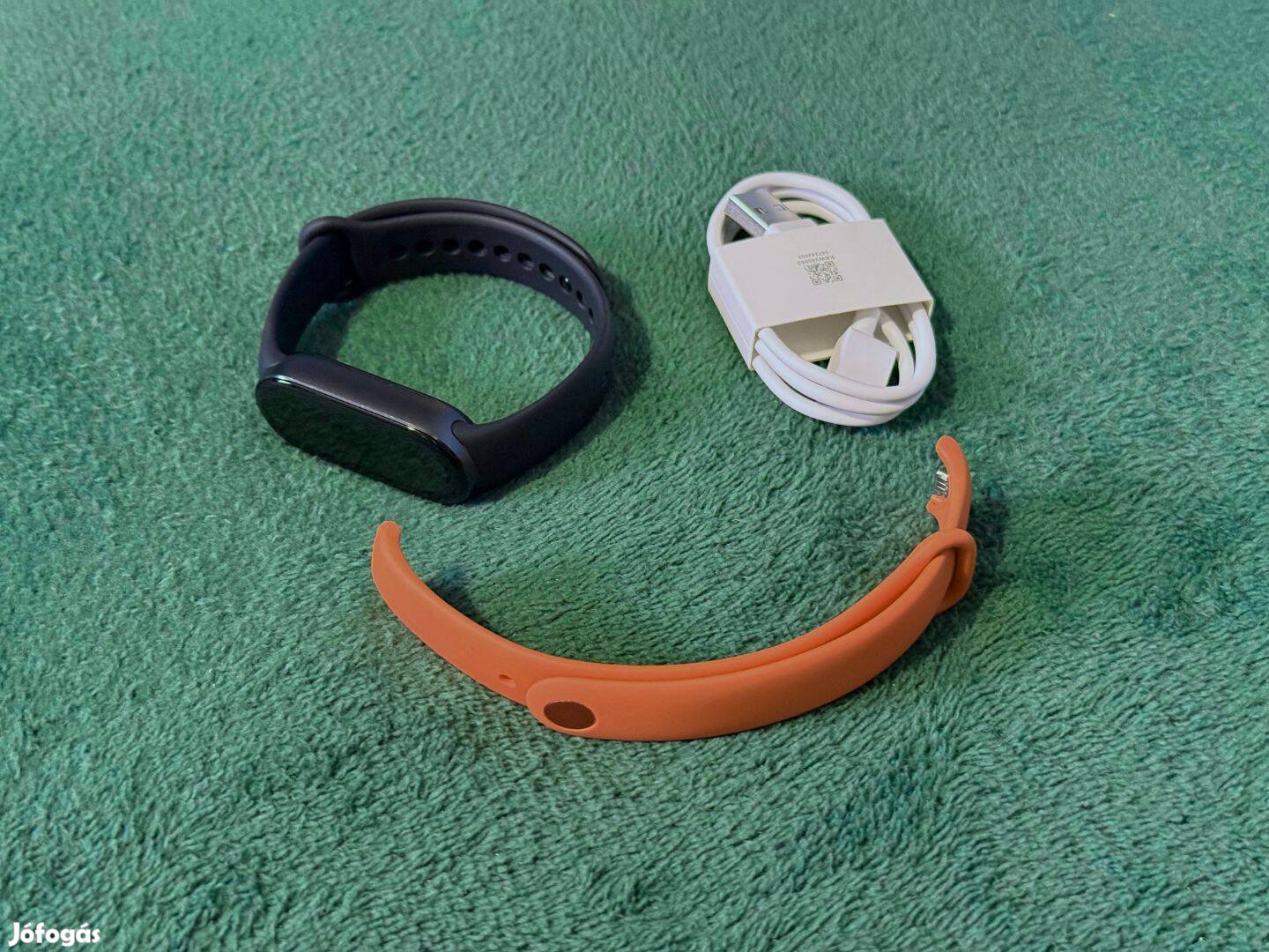 Xiaomi Smart Band 8 + ajándék gyári szíj