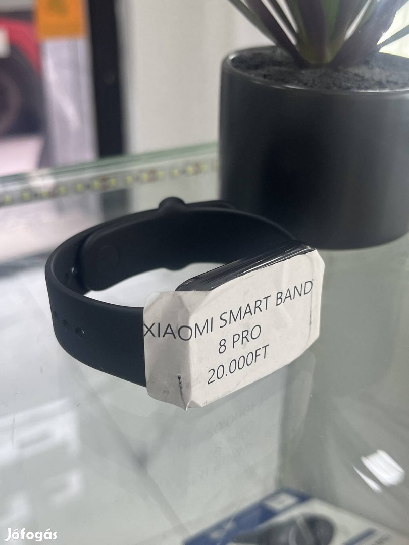 Xiaomi Smart Band 8 pro vizálló okosóra 