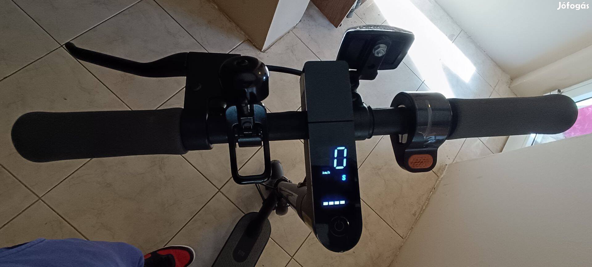 Xiaomi elektromos roller