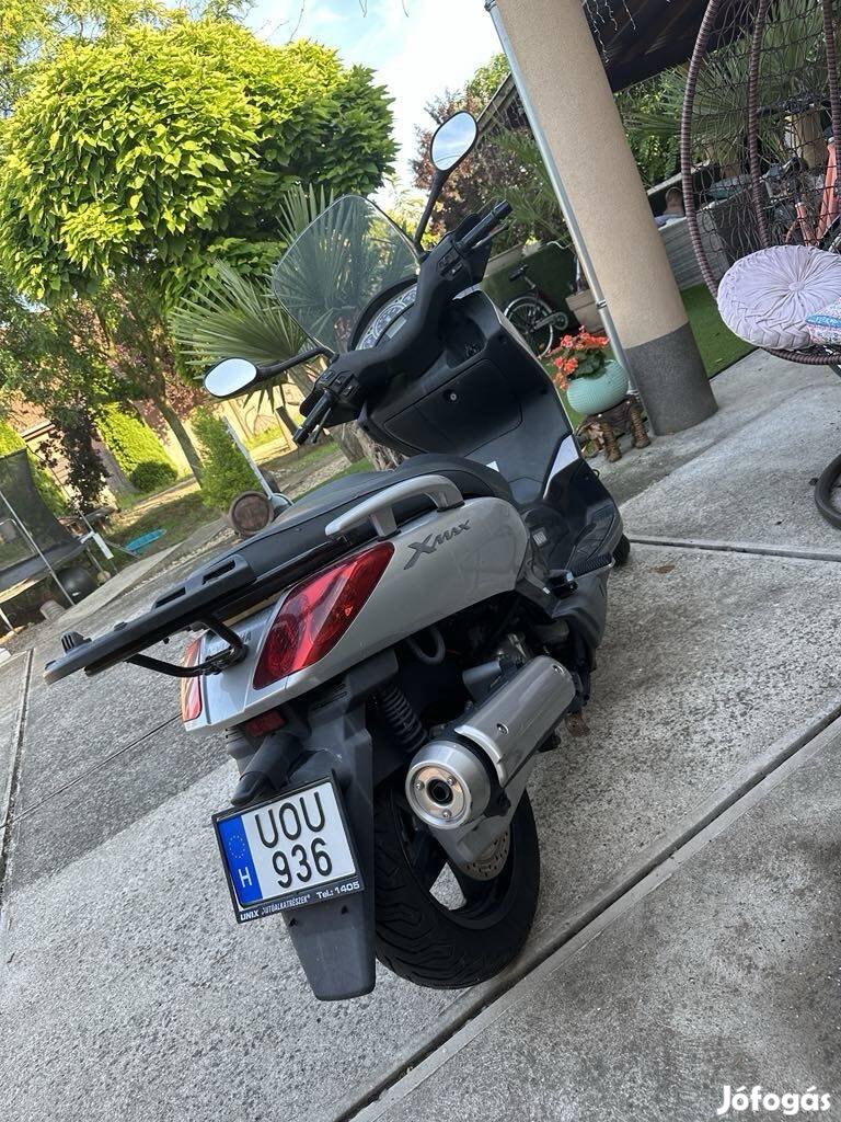 Xmax 125 robogó 