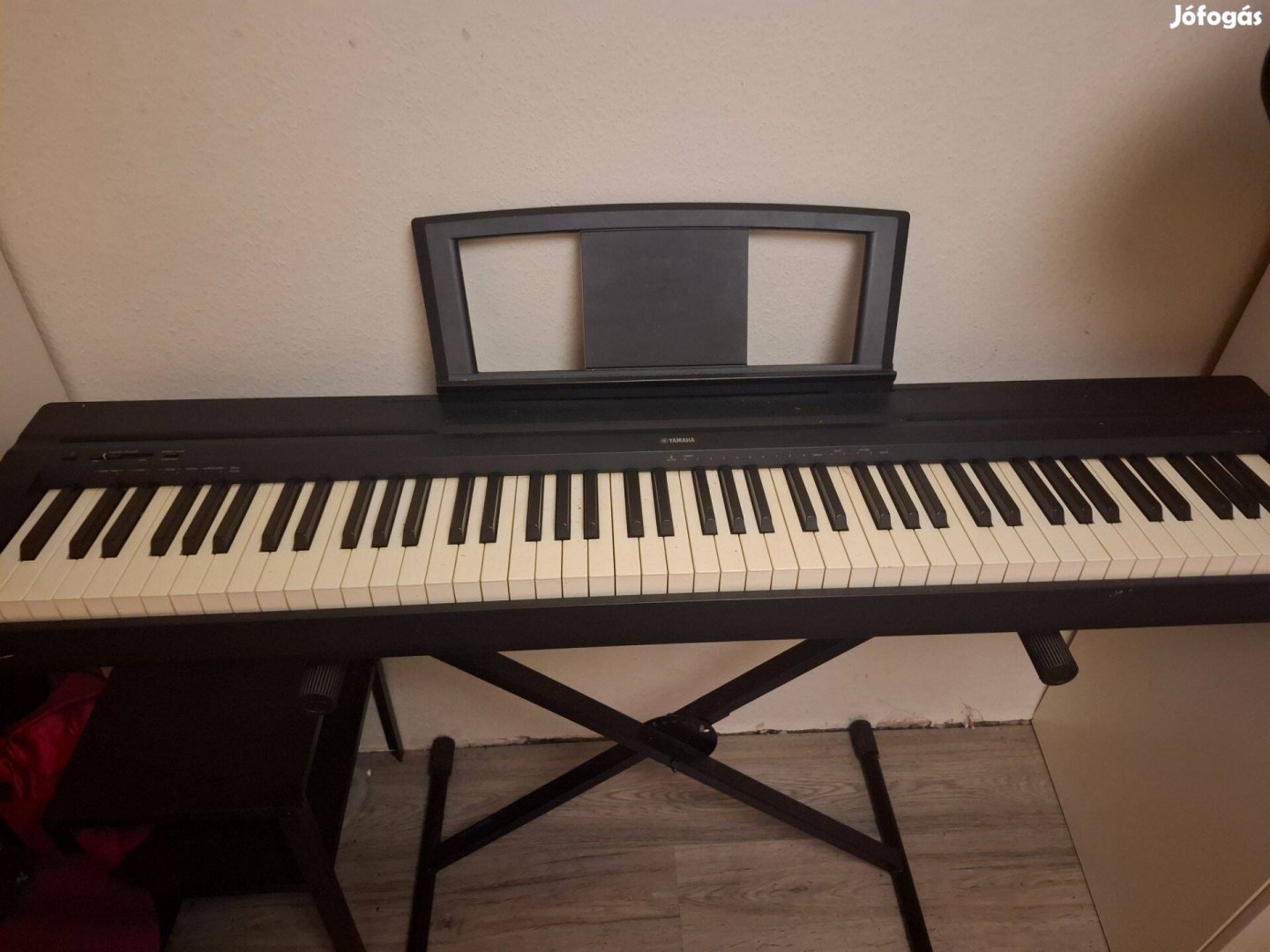 Yahama digitális piano P-35, álvánnyal és pedállal