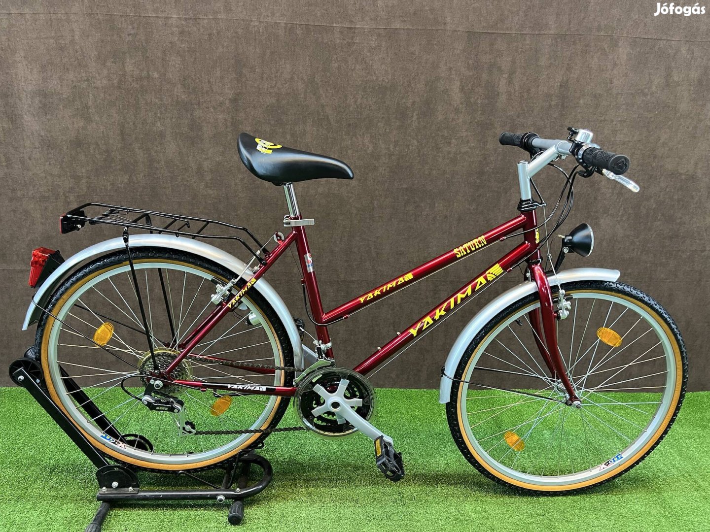 Yakima Saturn City Kerékpár! 48cm! 26"! Shimano! Világítás! Újszerű!