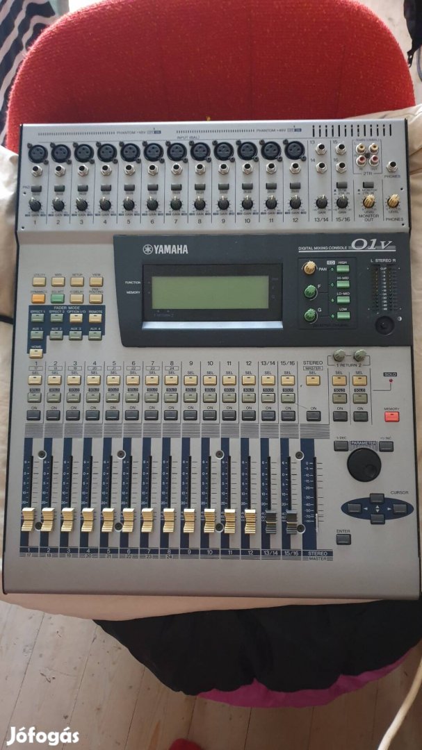 Yamaha 01v digital mixer