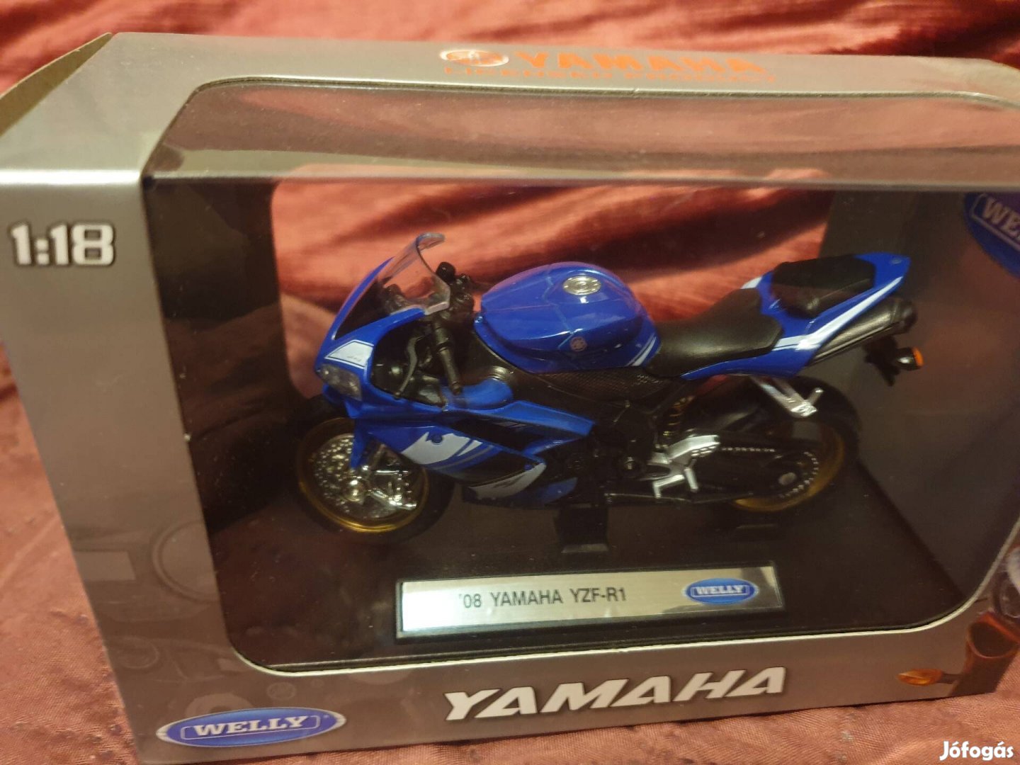 Yamaha 1:18 fém motorkerékpár modell Húsvét