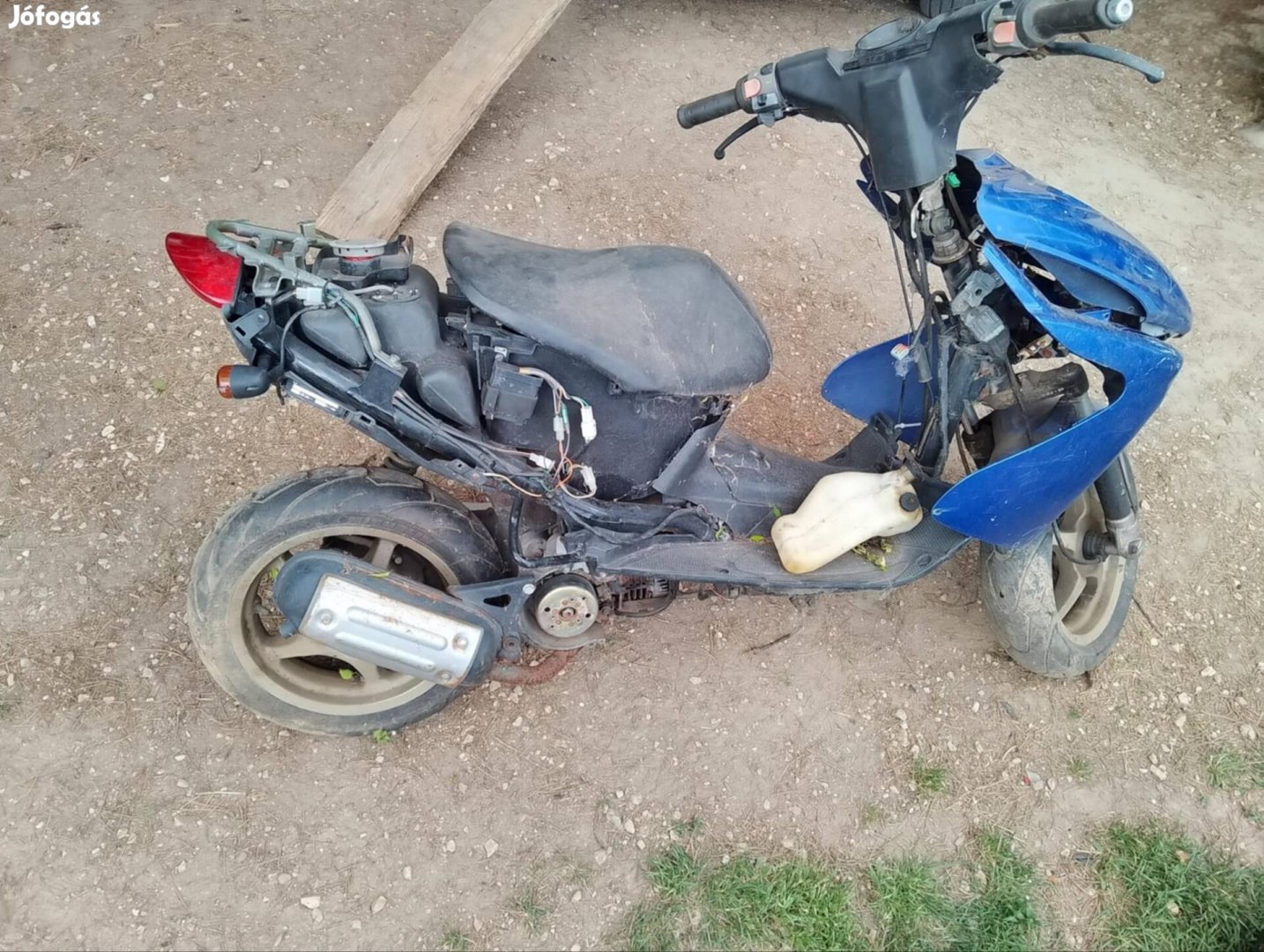Yamaha Aerox alkatrészek alkatrész bontás 